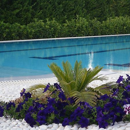 Cosmos Resort Каламос Экстерьер фото