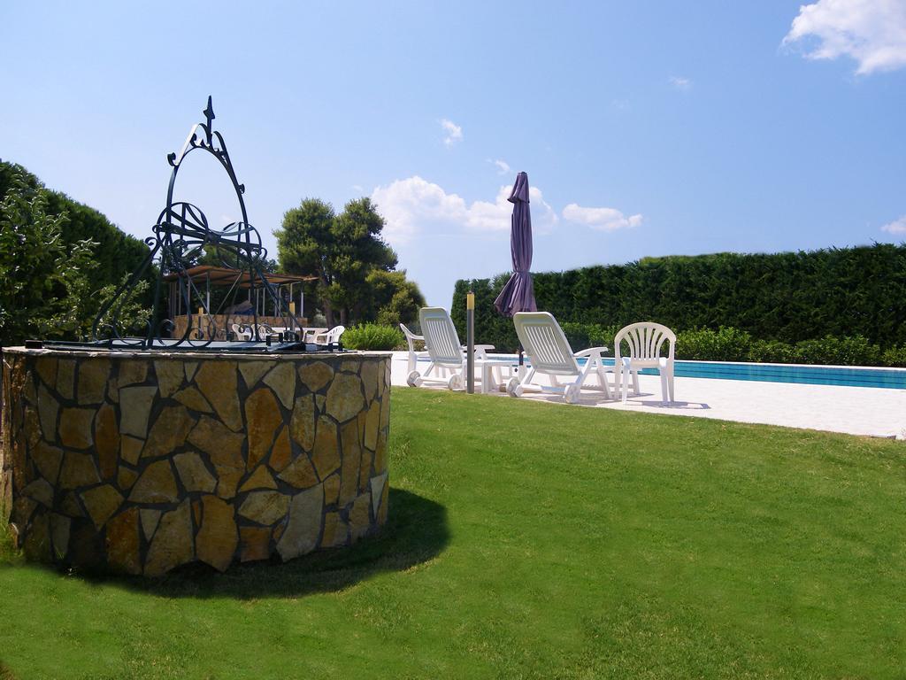 Cosmos Resort Каламос Экстерьер фото